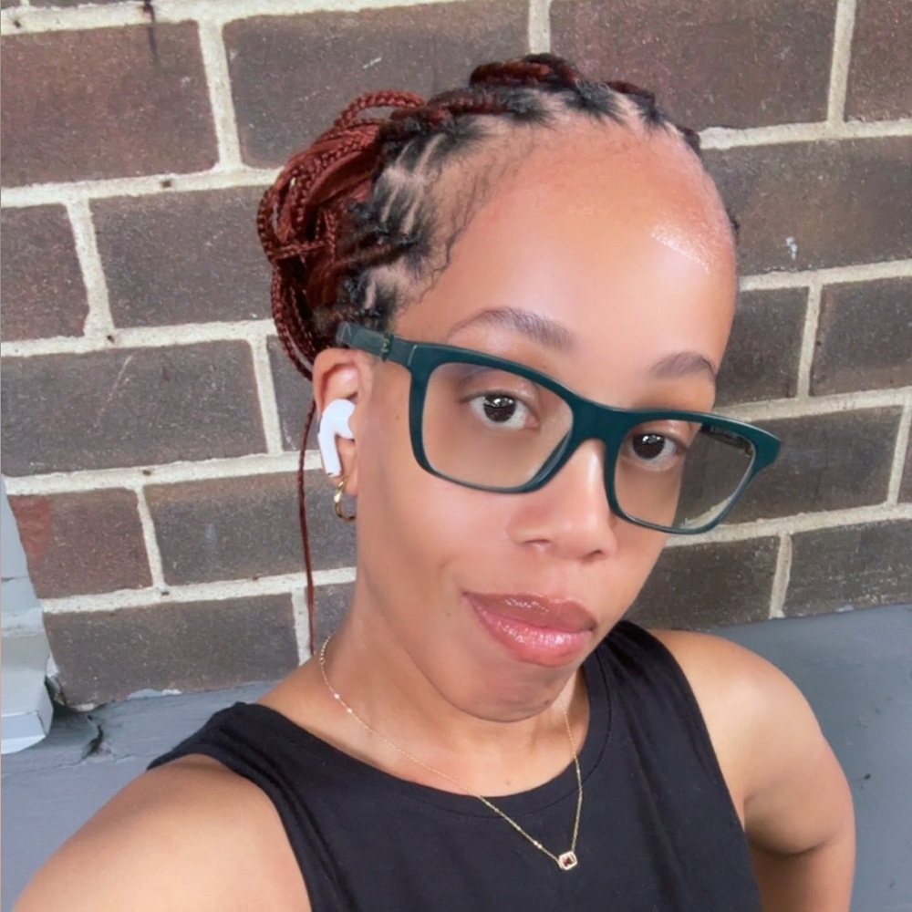 Meet your Posher, Ebonee